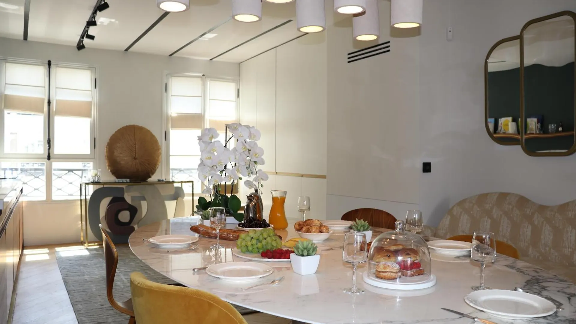Διαμέρισμα Luxueux Avec Balcon, Champs Elysees Παρίσι