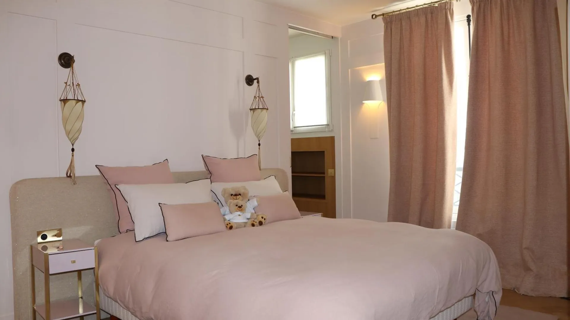 Apartmán Luxueux Avec Balcon, Champs Elysees *