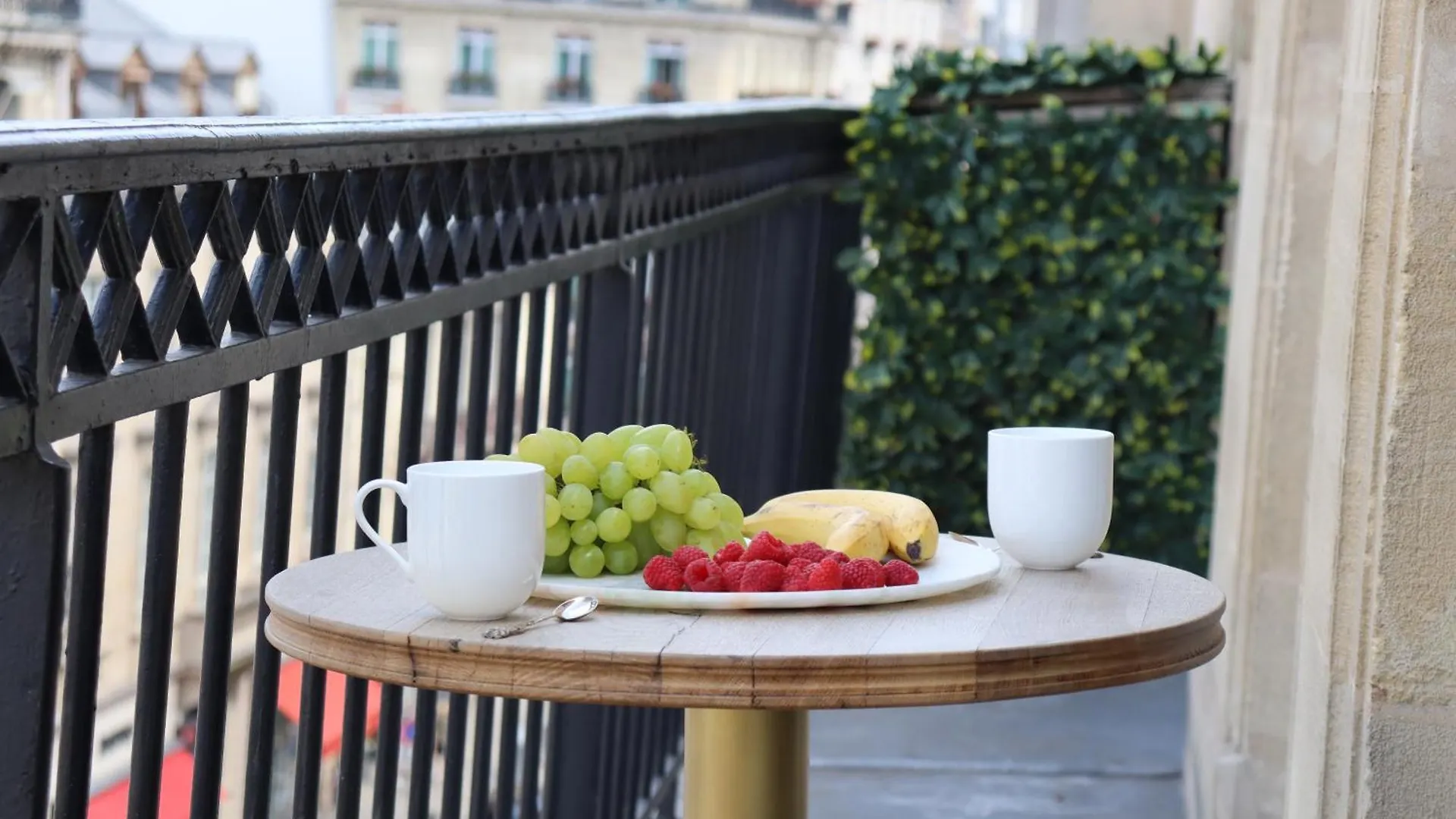 Luxueux Avec Balcon, Champs Elysees Paris