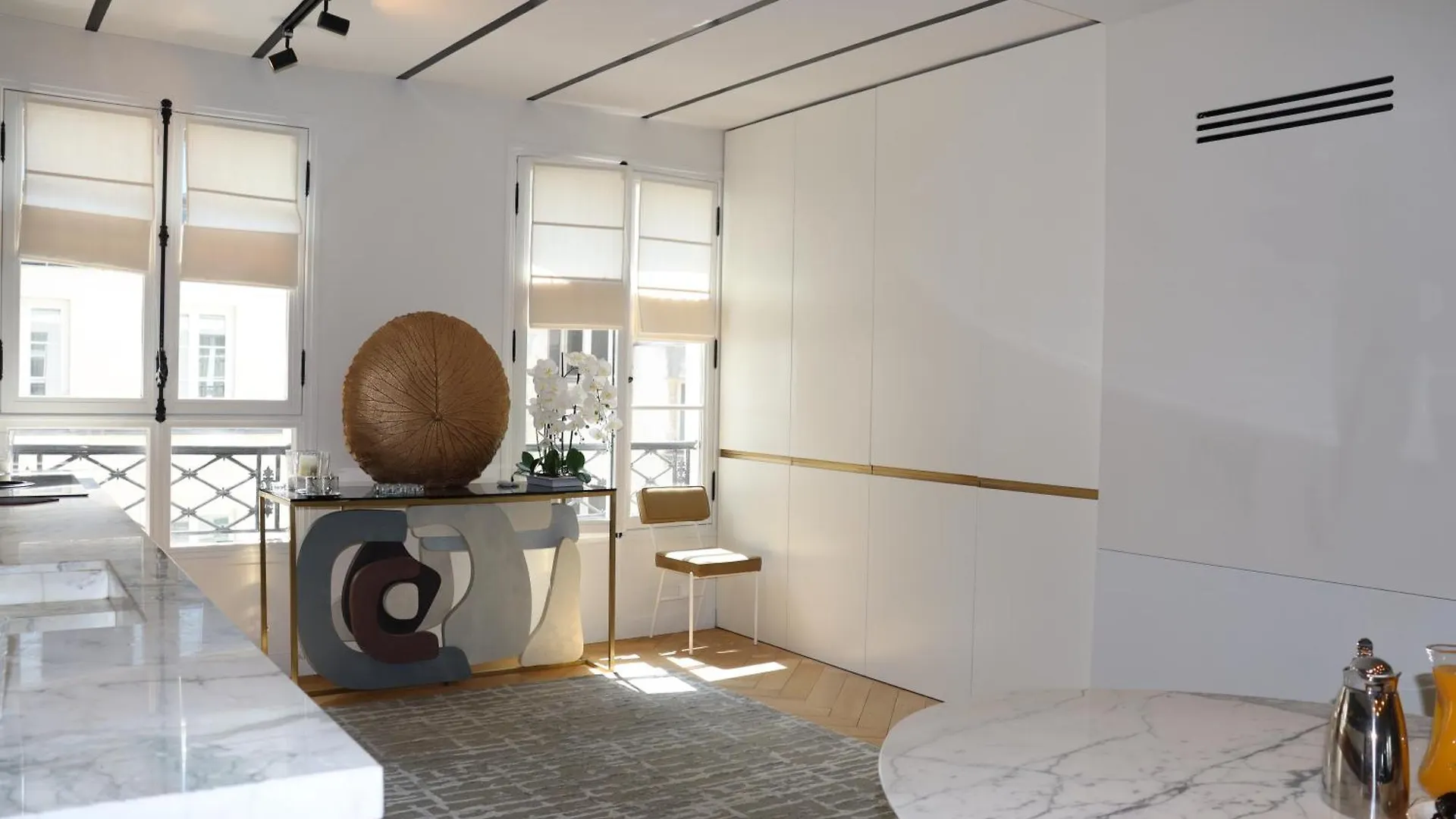 Luxueux Avec Balcon, Champs Elysees Apartment