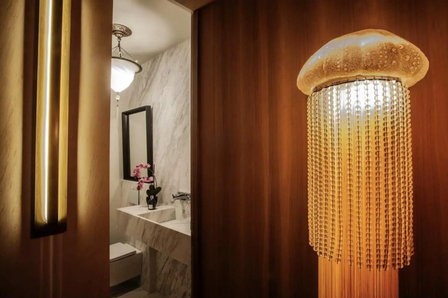 Apartment Luxueux Avec Balcon, Champs Elysees Paris